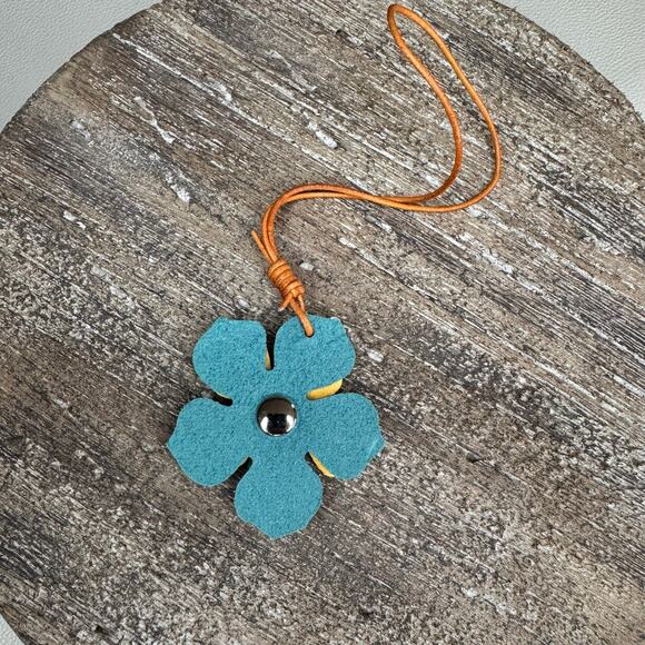 Leather Charm Flower Bag Charm Genuine Leather Purse Keychain NEW FAST SHIP - Picture 5 of 5